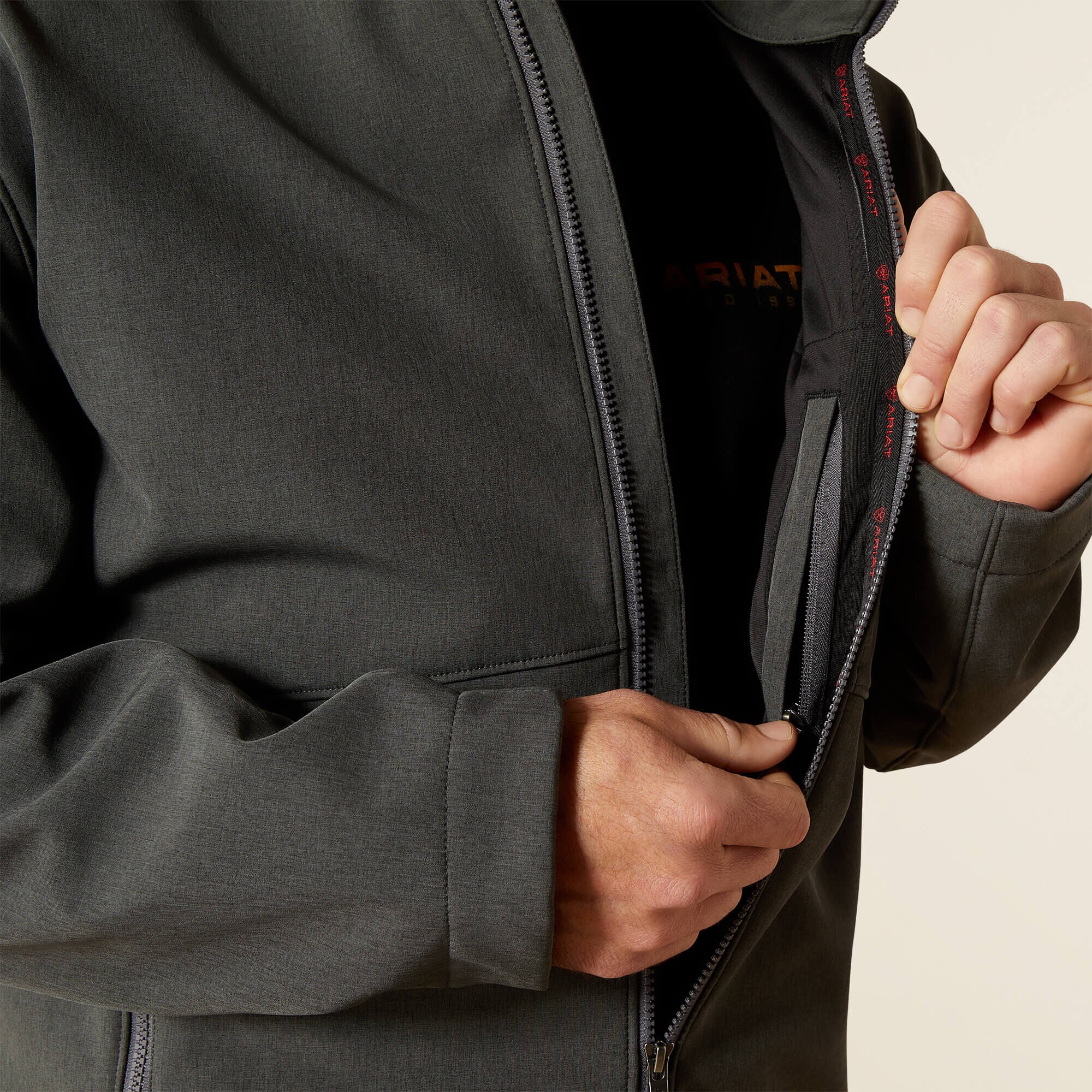 Logo Softshell Jacket Men - CHARCOAL/AMERICANA