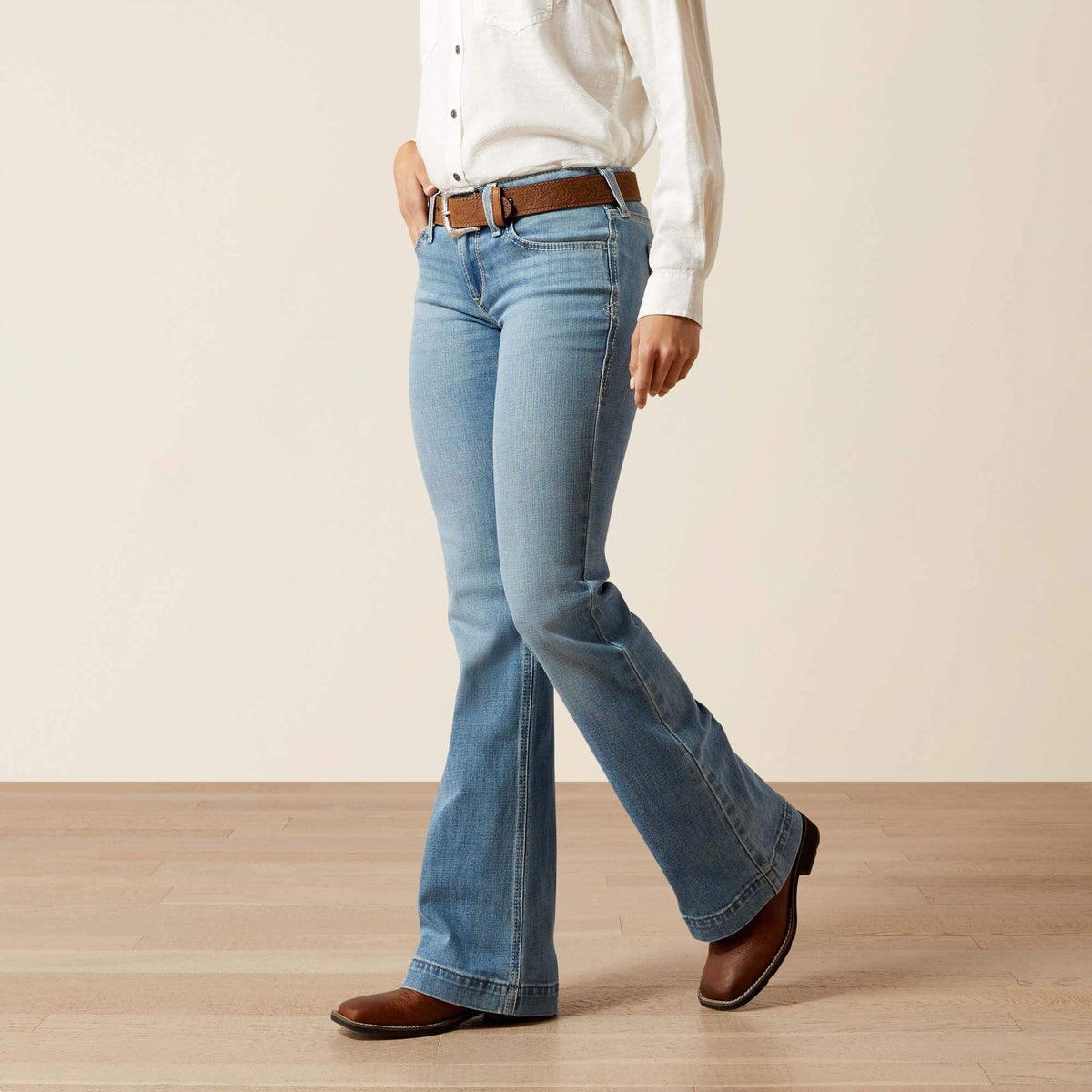 Mid Rise Giovana Leg Slim Trouser Jeans Women - PETALUMA