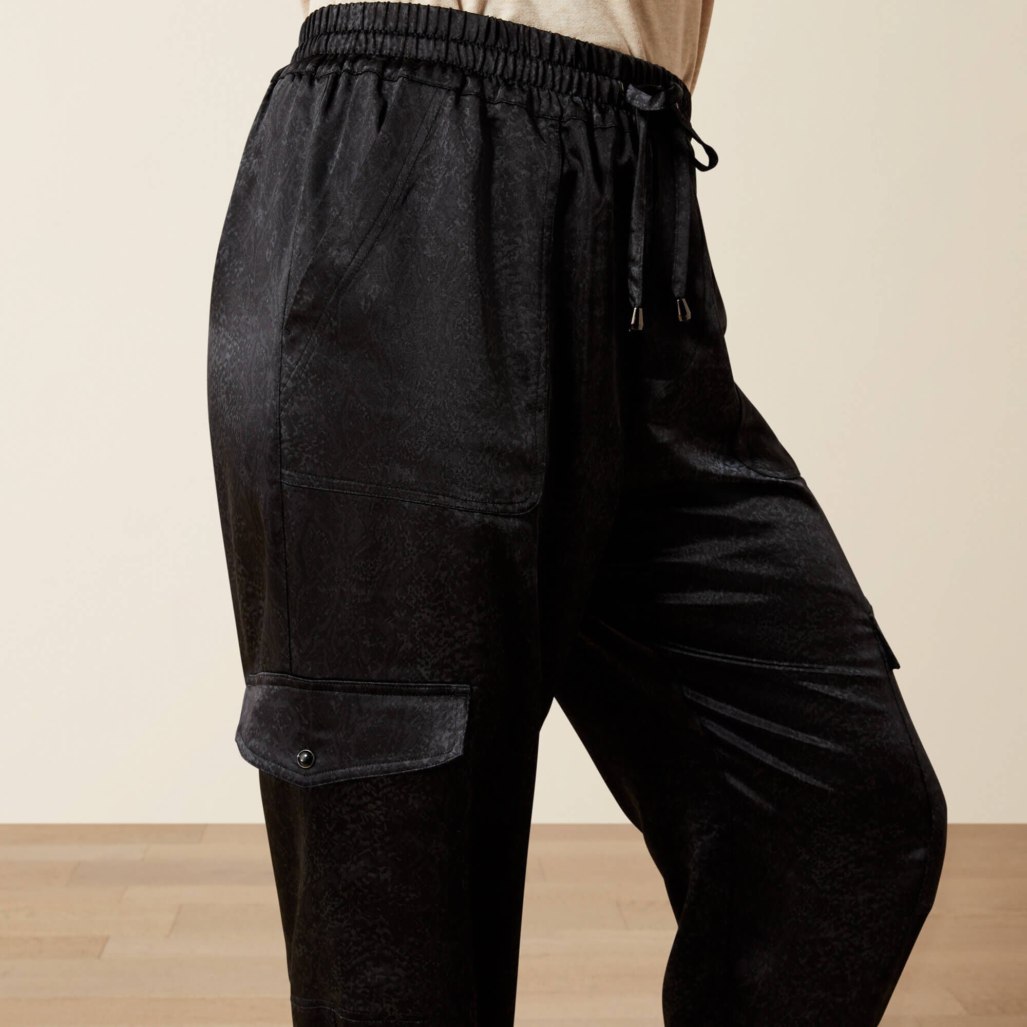 Silky Cargo Women - BLACK