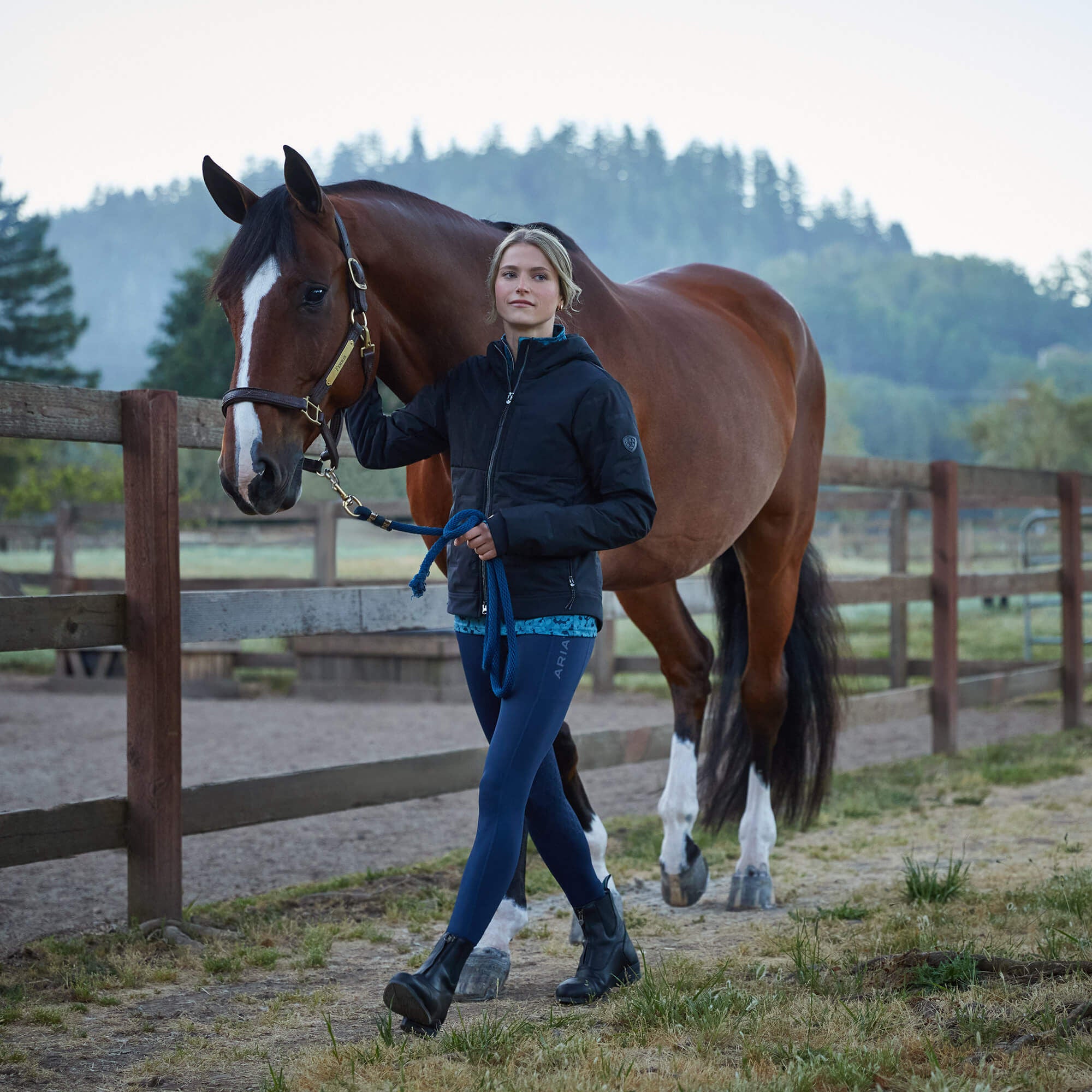 Avail 2.0 Half Grip Tight Women - NAVY