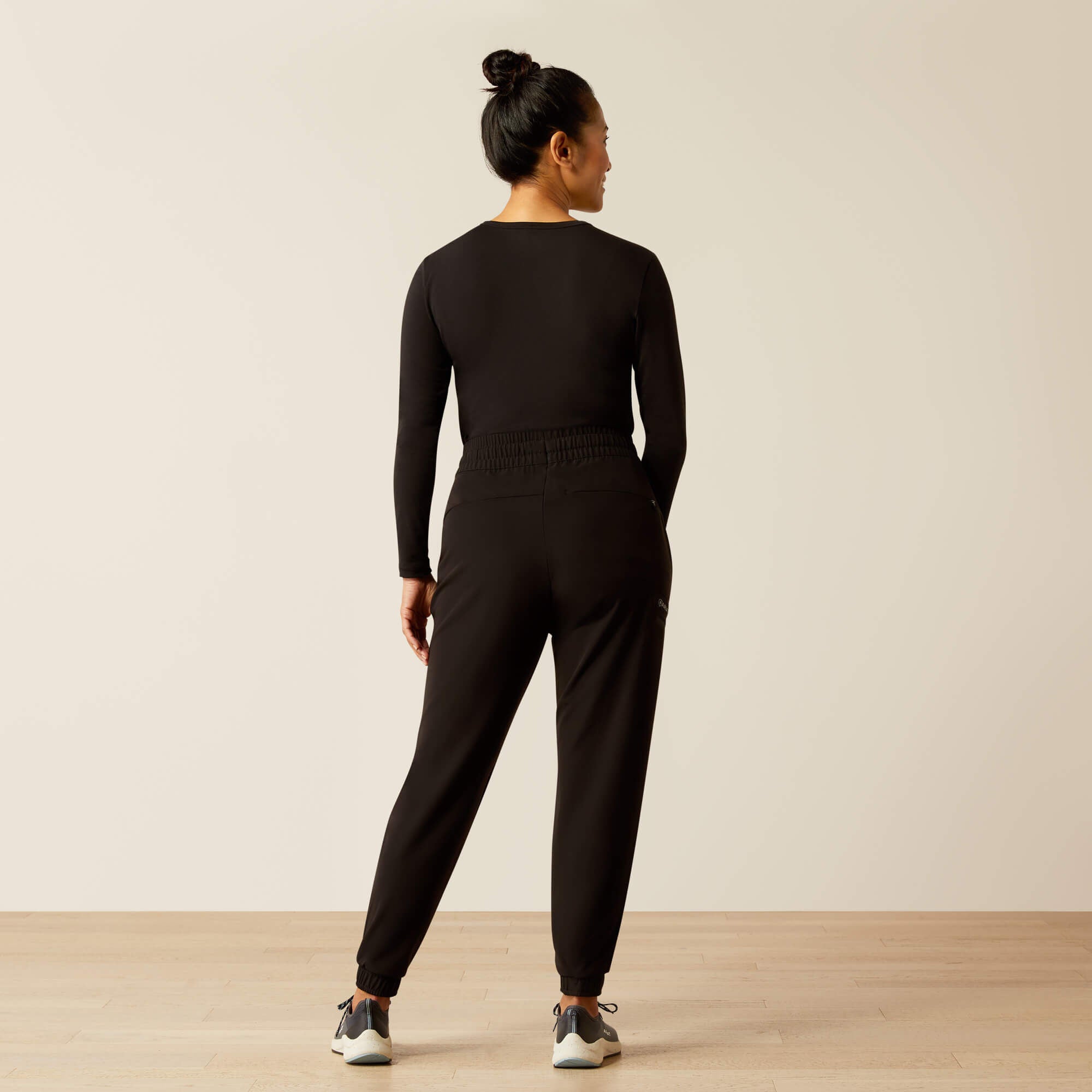 Blackwell Cargo Stretch Jogger Scrub Pant Women - BLACK