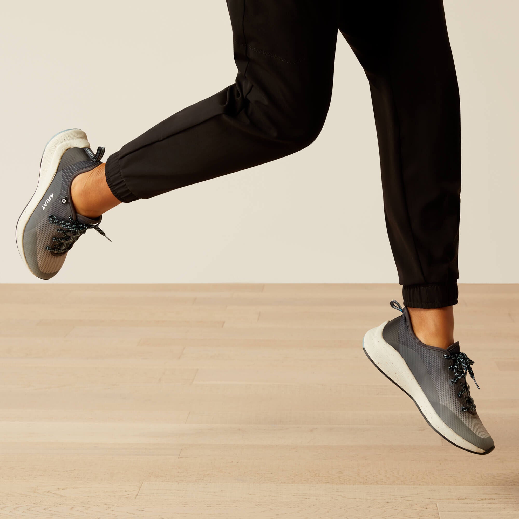 Blackwell Cargo Stretch Jogger Scrub Pant Women - BLACK