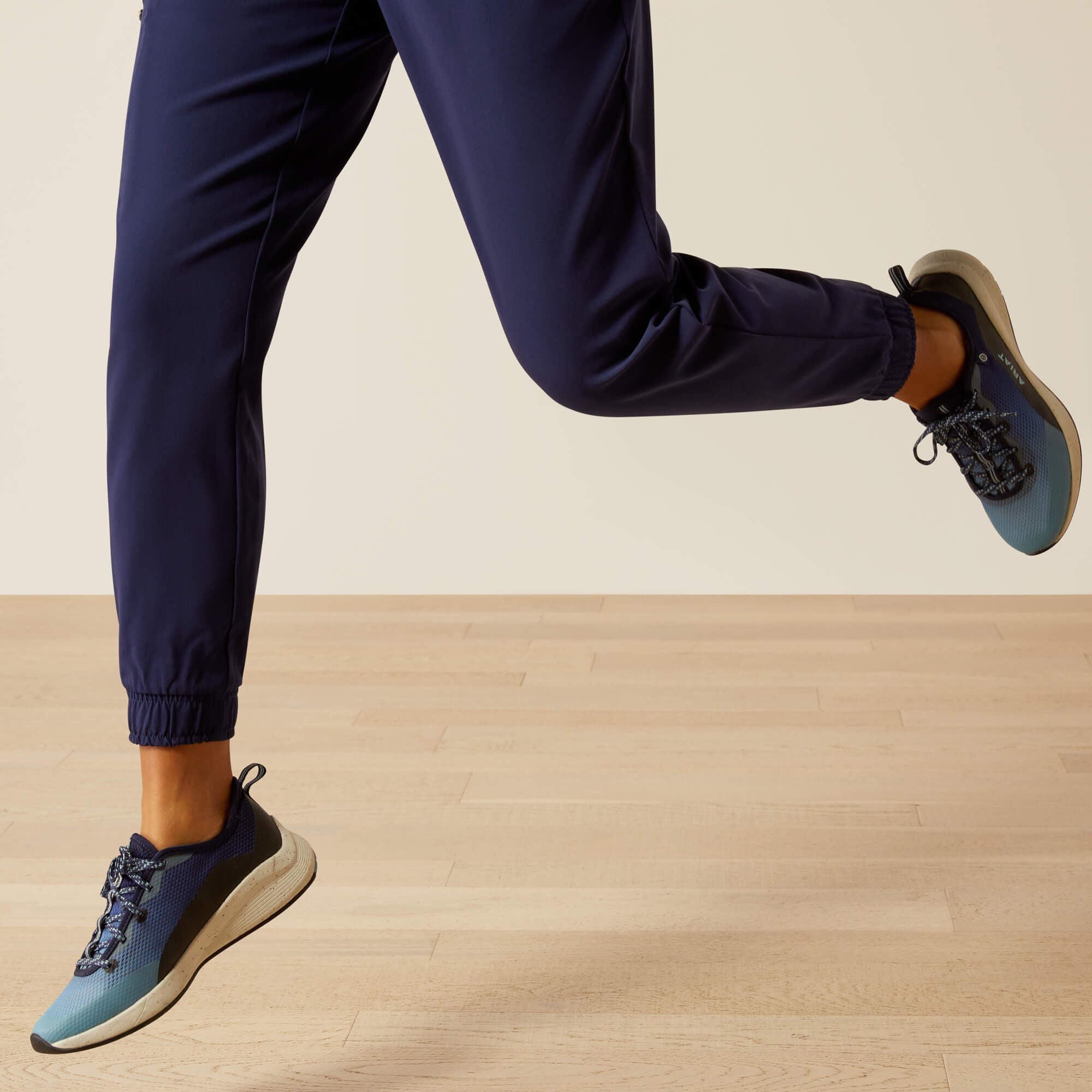 Blackwell Cargo Stretch Jogger Scrub Pant Women - NAVY